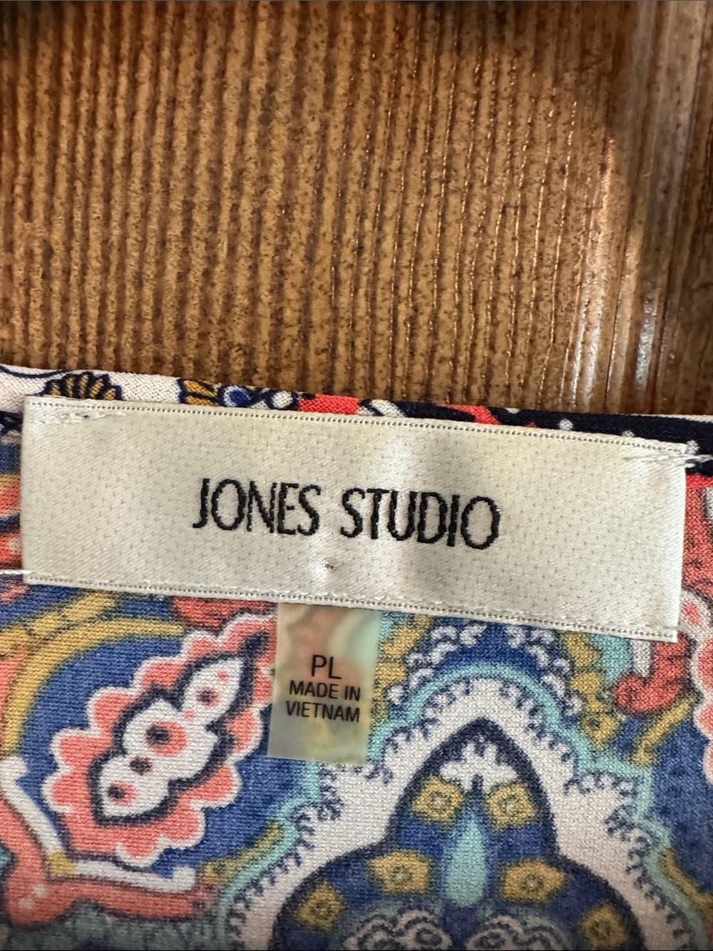 Jones Studio Navy Multi Paisley Print 3/4 Sleeve Tunic - like new. Worn 1x - Picture 2 of 4
